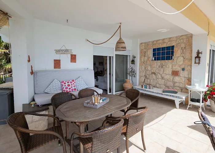 Poseidon Seafront By Rentalspro - Halkidiki