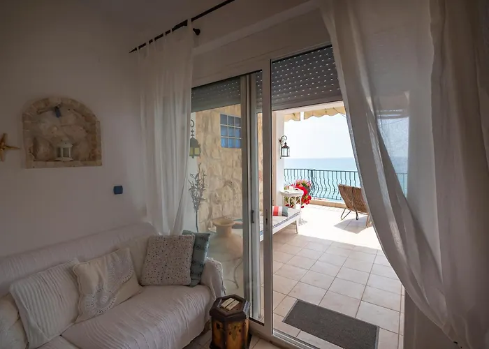 Poseidon Seafront By Rentalspro - Halkidiki Apartamento